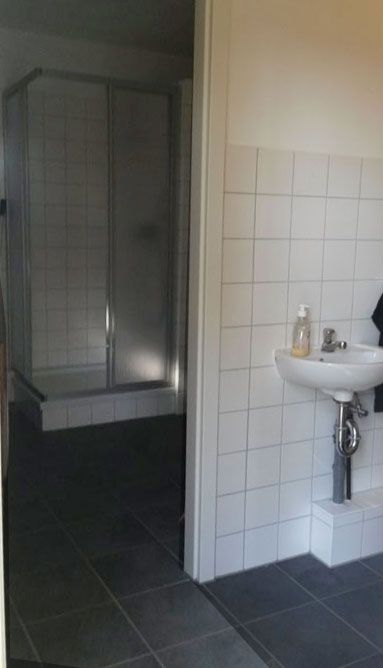 Sanitärcontainer - Waschbecken, Dusche