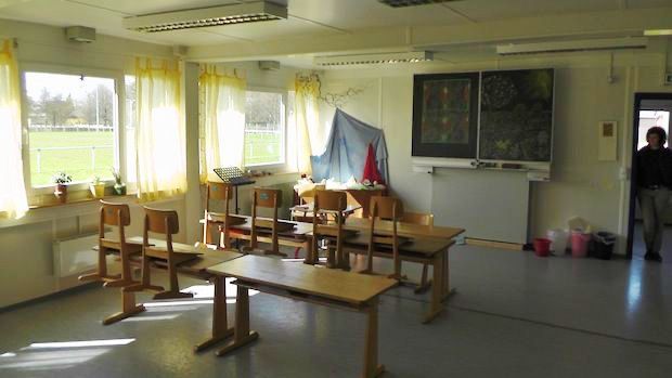Klassenraum eines Schulcontainer in Modulbauweise